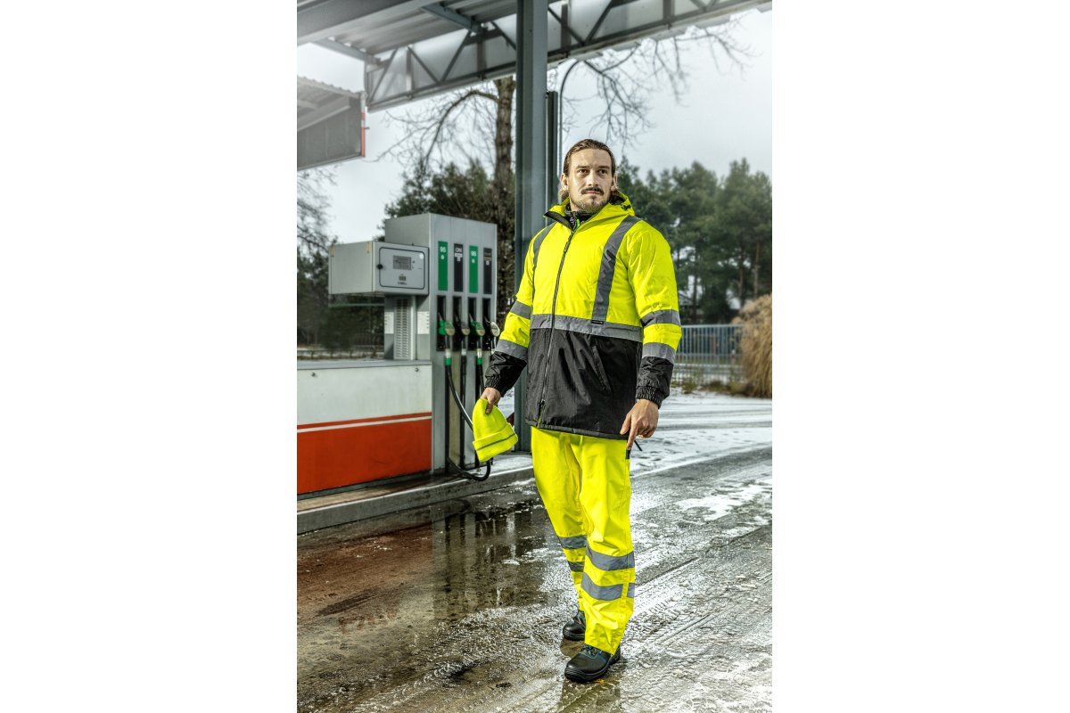 HT5K330_LEDA_kurtka_HT5K334_JADE_spodnie_HT5K475_ISEN_czapka_HT5K561_MURITZ_buty_1